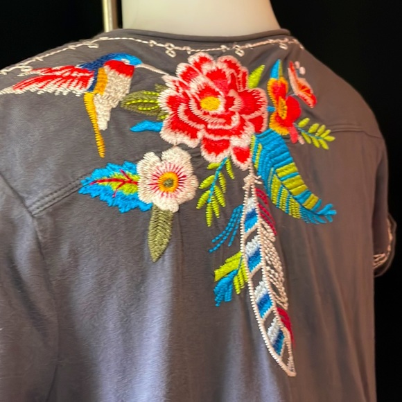 V-Neck Johnny Was Embroidered Tee with Slit Sides - Picture 6 of 7